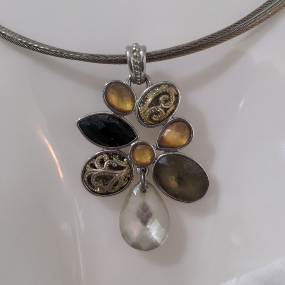 Necklace - Picture 2 of 3